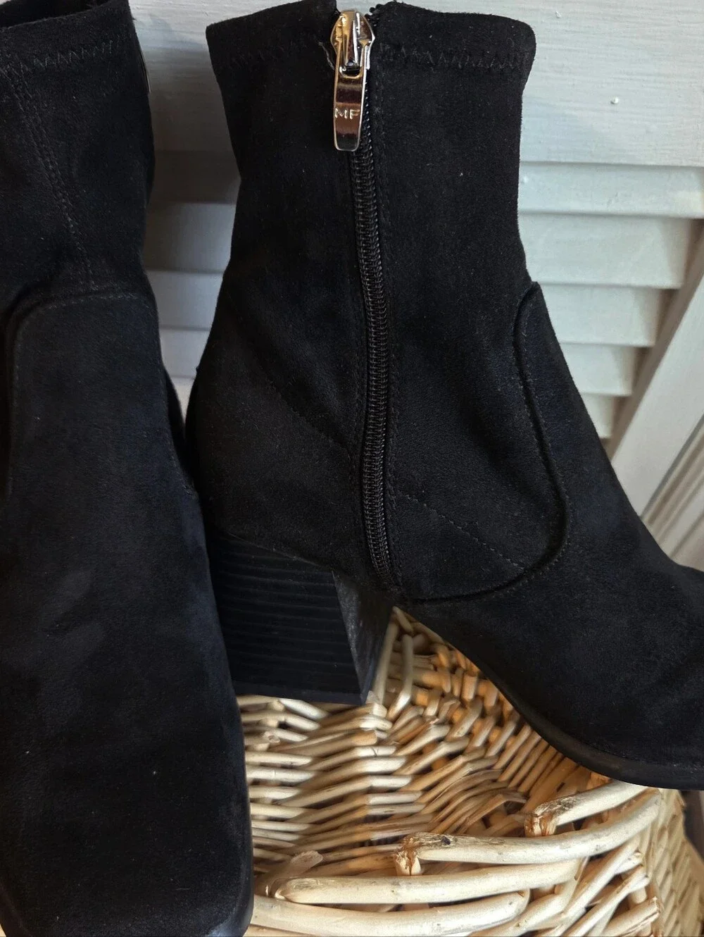 New Marc Fisher Womens Suede Look Short Ankle Boots 7.5 BLACK Block Heel $98